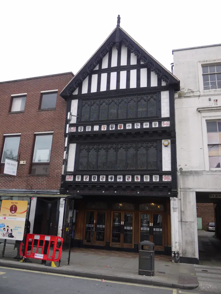 Photo de John Halle's Hall (maintenant en formation d'entrée du cinéma Odeon) - Historic England / David Lovell