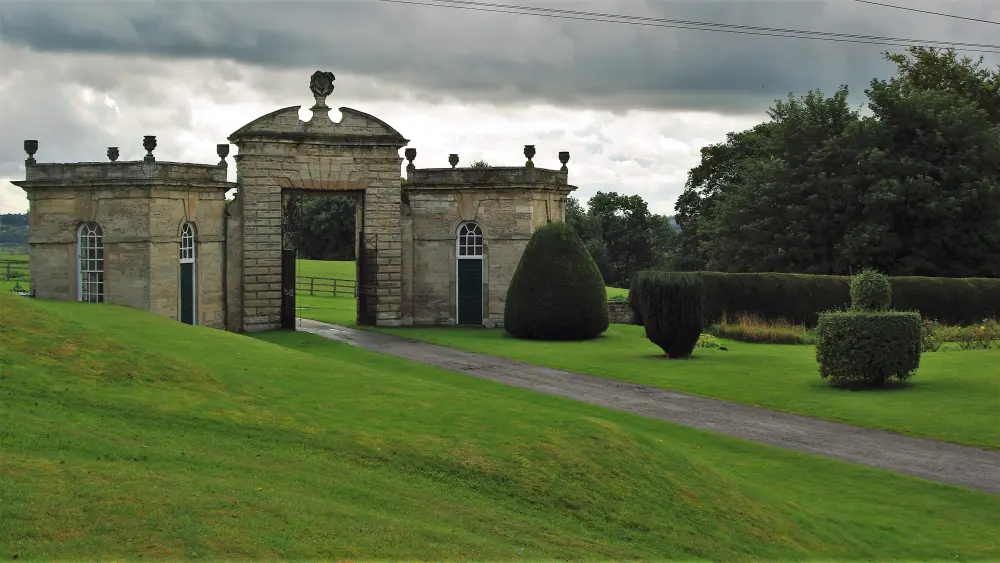 Photo de Portes et lodges d'entrée - Historic England