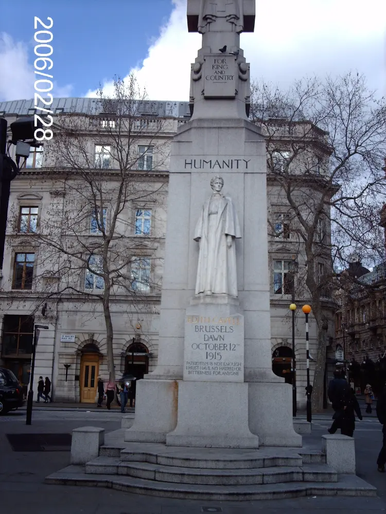 Photo de Le Mémorial Edith Cavell - Historic England / David Lovell
