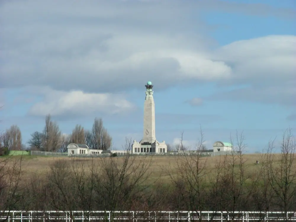 Photo de Chatham Naval War Memorial - Historic England