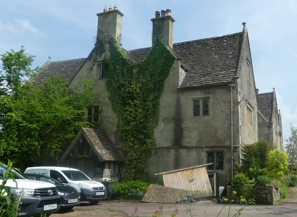 Photo de Maison de l'abbaye et mur arrière attaché - Historic England