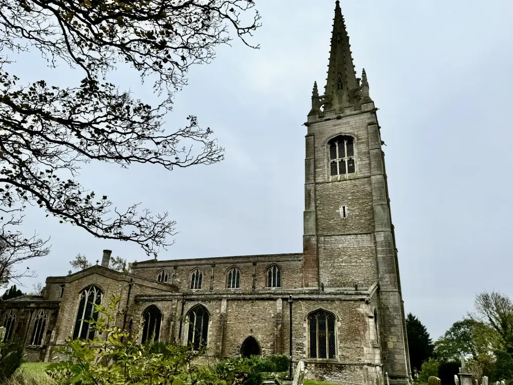 Foto de Iglesia parroquial de San Pedro - Historic England