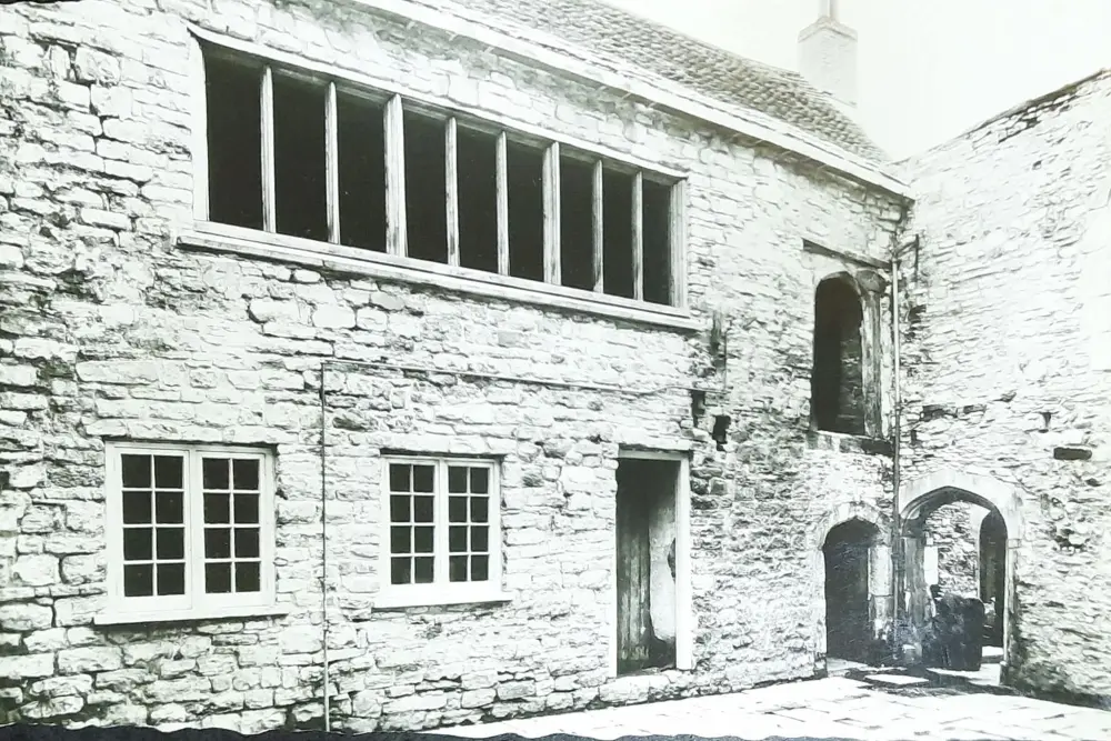 Photo de Old Town House (Scaplens Court Museum) - Historic England