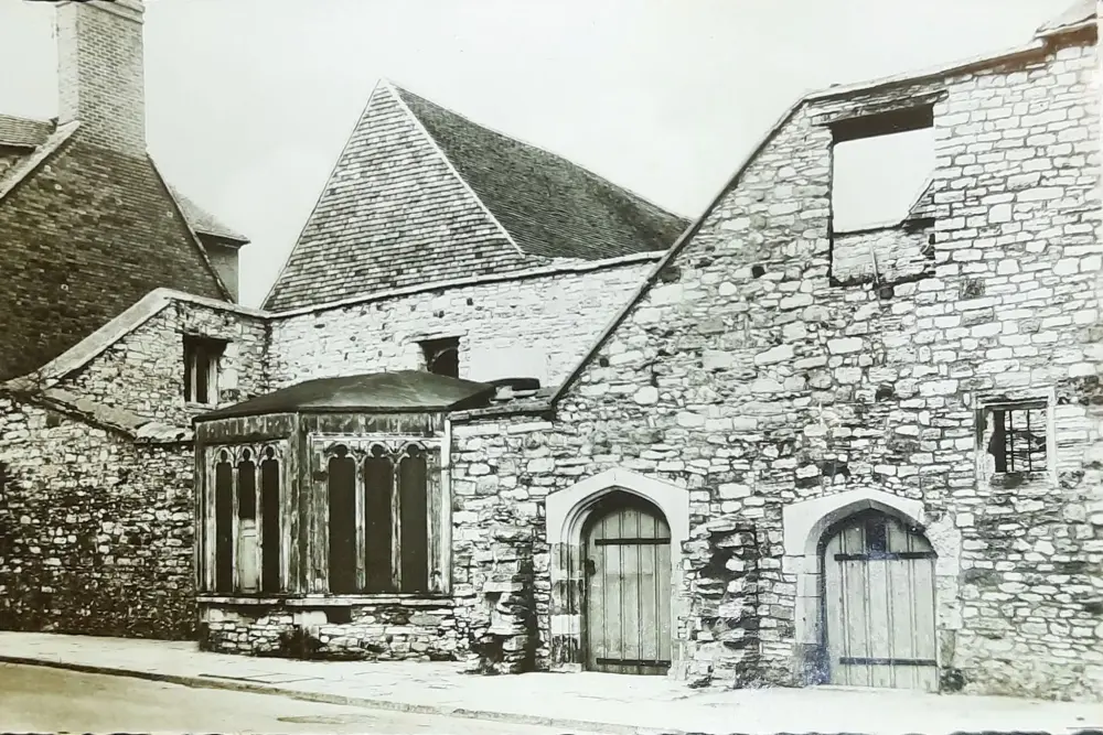 Photo de Old Town House (Scaplens Court Museum) - Historic England
