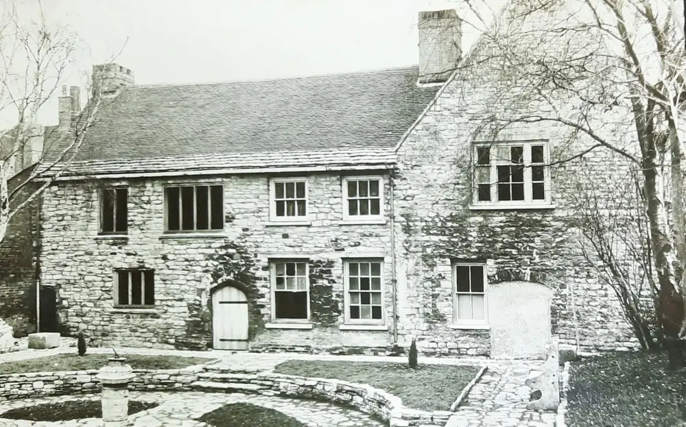 Photo de Old Town House (Scaplens Court Museum) - Historic England