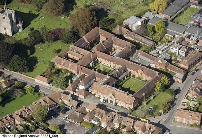 Foto von Wye College, Klosterviereck - Historic England / Historic England Archive