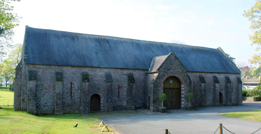 Photo de La grange espagnole, l'abbaye de Torre - Historic England