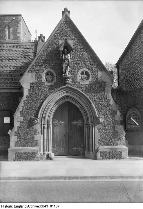 Photo de Église St Augustine d'Angleterre (catholique romaine) avec des cloîtres attachés - Historic England / Historic England Archive