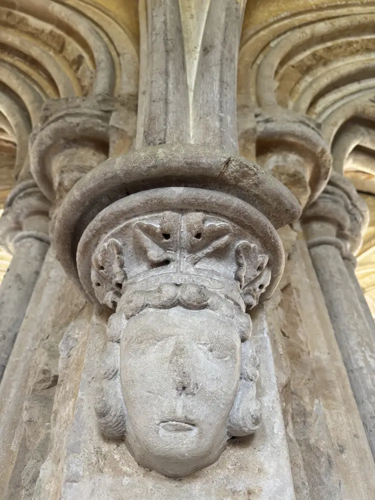 Photo de Abbaye laacock avec cour stable - Historic England