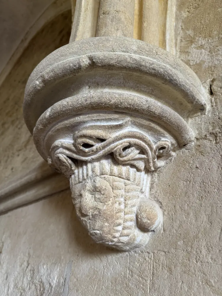 Photo de Abbaye laacock avec cour stable - Historic England