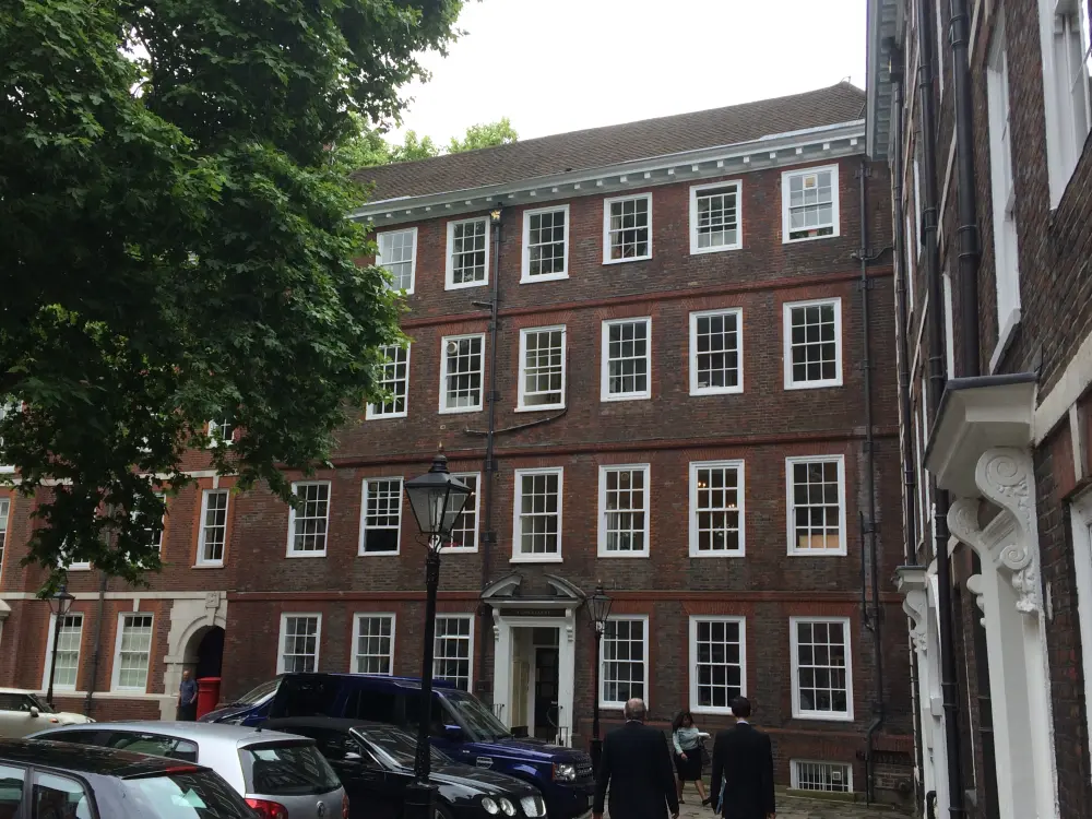 Photo de 1, Essex Court EC4 - Historic England