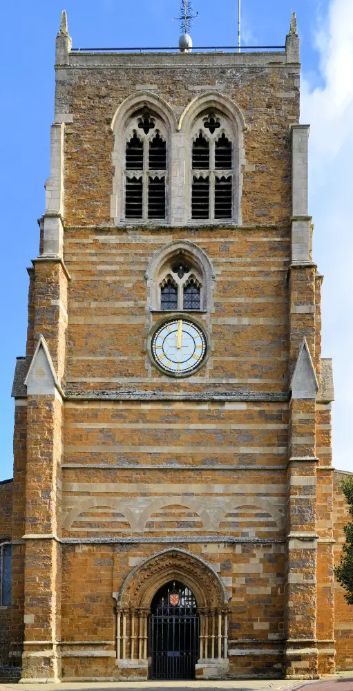 Photo de Église de la Sainte Trinité - Historic England