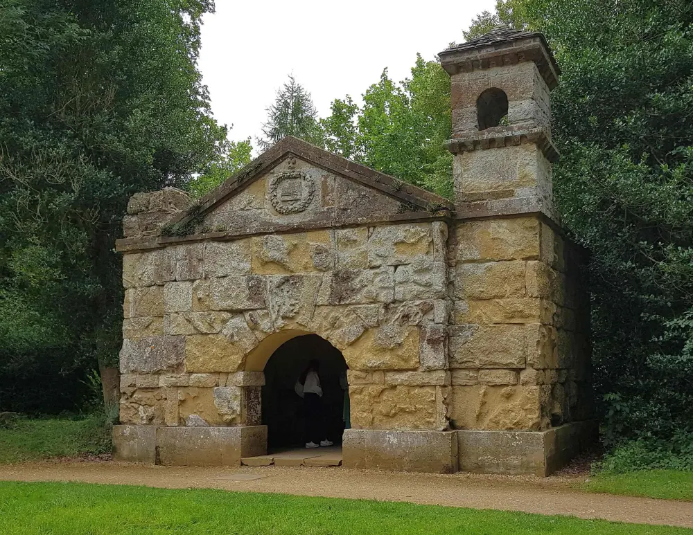 Photo de L'ermitage - Historic England