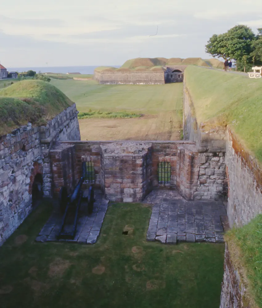 Photo de Fortifications de la ville, y compris le clocher - Historic England / James Bryant