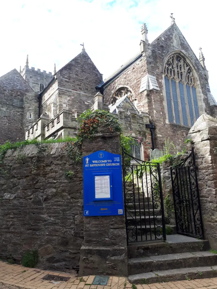 Photo de Église de St Sauveur - Historic England / Mark Barratt