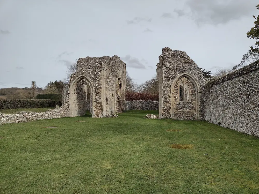 Foto de Muroes de jardín unidos al norte de Creake Abbey Farmhouse - Historic England