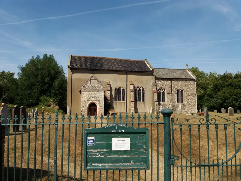Foto de Iglesia de San Pedro - Historic England