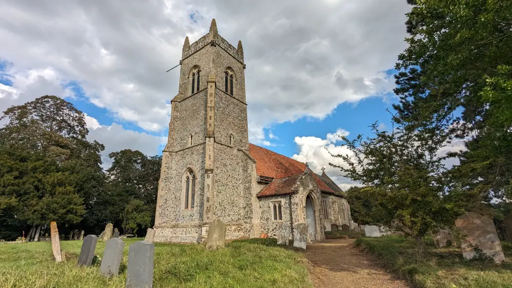 Foto de Iglesia de San Pedro - Historic England / Sandy Gerrard
