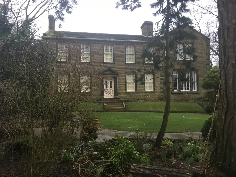 Foto de Haworth Parsonage (Museo Bronte) - Historic England