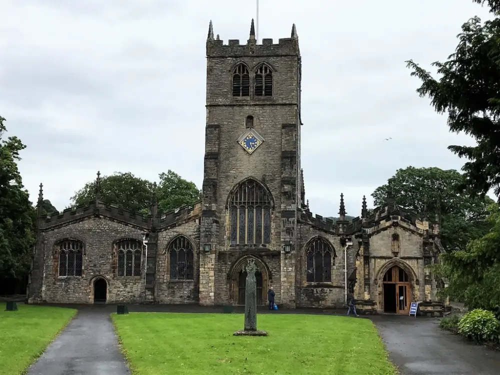 Foto de Iglesia de la Santa Trinidad - Historic England