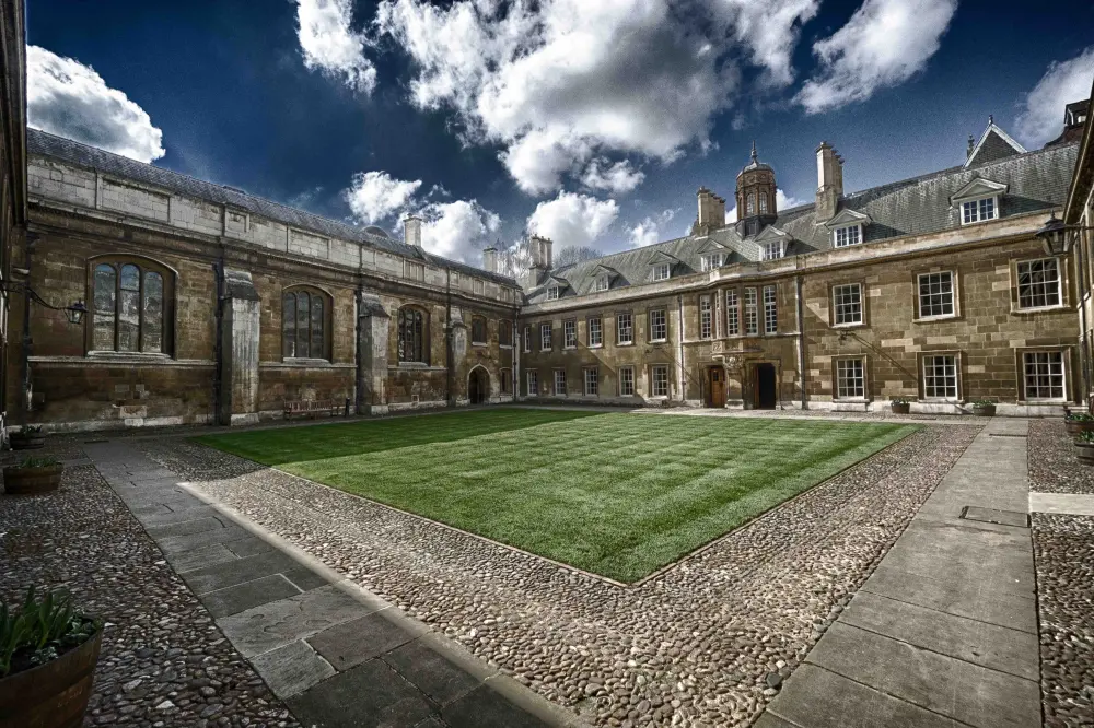Foto de Gonville y Caius College, los edificios que rodean a Gonville Court y Caius Court, incluidos el salón, la capilla, el alojamiento del maestro y la puerta de la virtud, pero excluyendo la puerta de honor - Historic England
