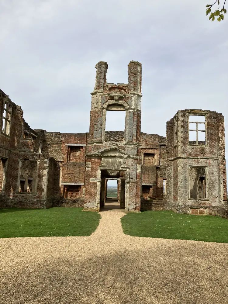 Photo de Ruines de Houghton House, Houghton Park - Historic England