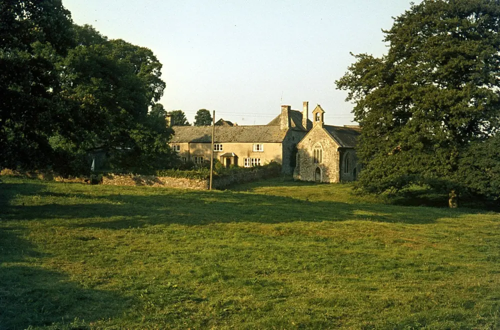 Foto di Cappella Ayshford - Historic England