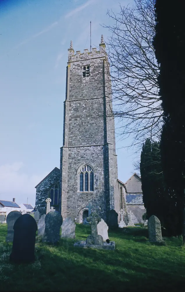 Foto di Chiesa di San Maria - Historic England