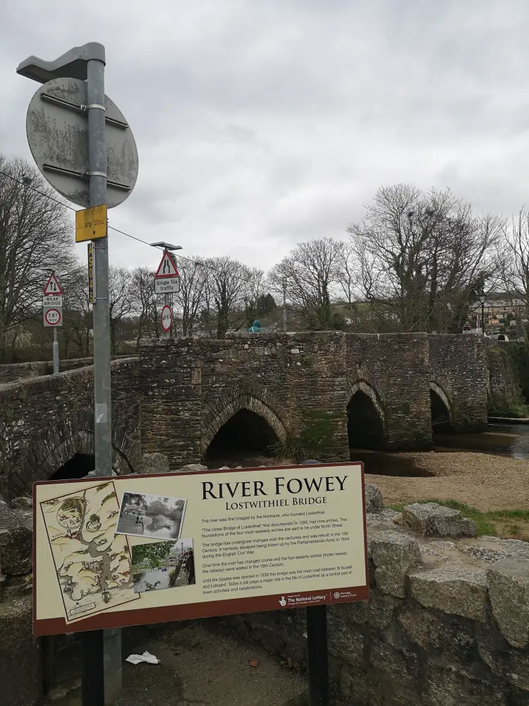 Photo de Pont perdu - Historic England