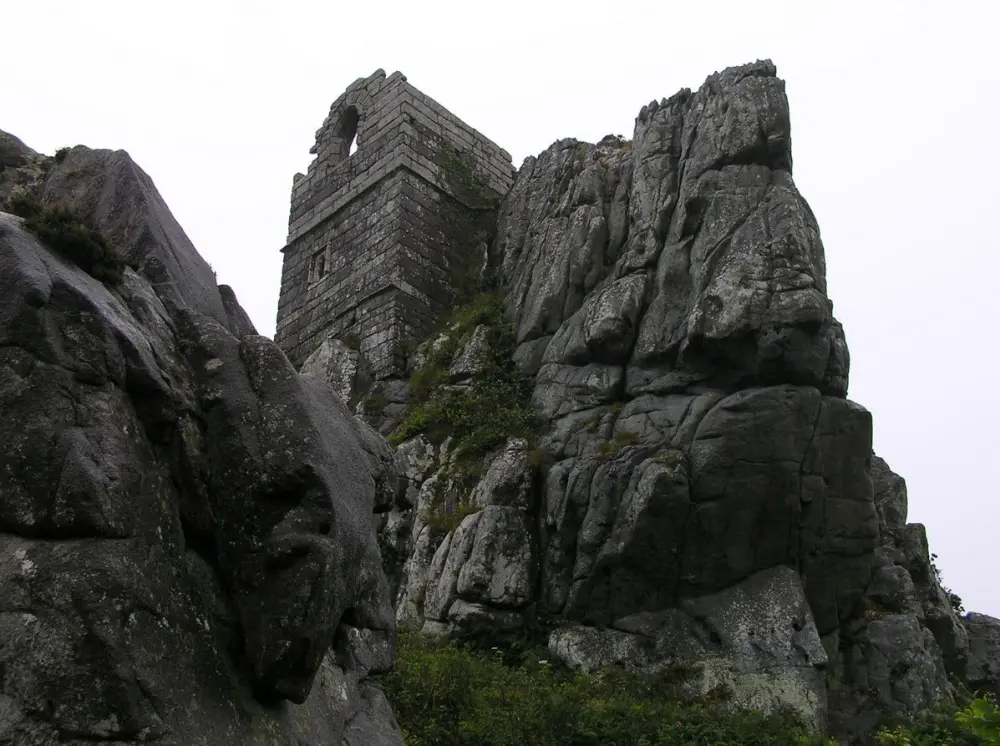 Foto de Capilla de San Miguel en Roche Rock - Historic England / Paul Adams