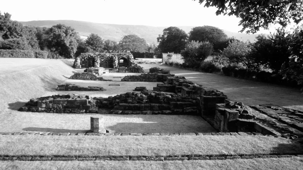 Photo de Ruines du prieuré de St Mary - Historic England