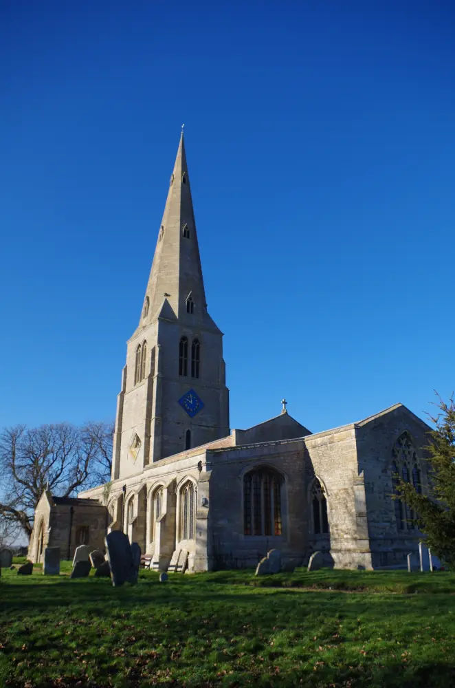 Foto de Iglesia parroquial de St James - Historic England