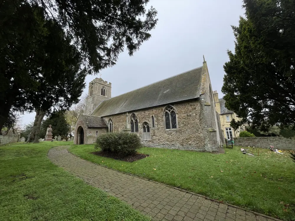 Foto de Iglesia de San Pedro-Advíncula - Historic England