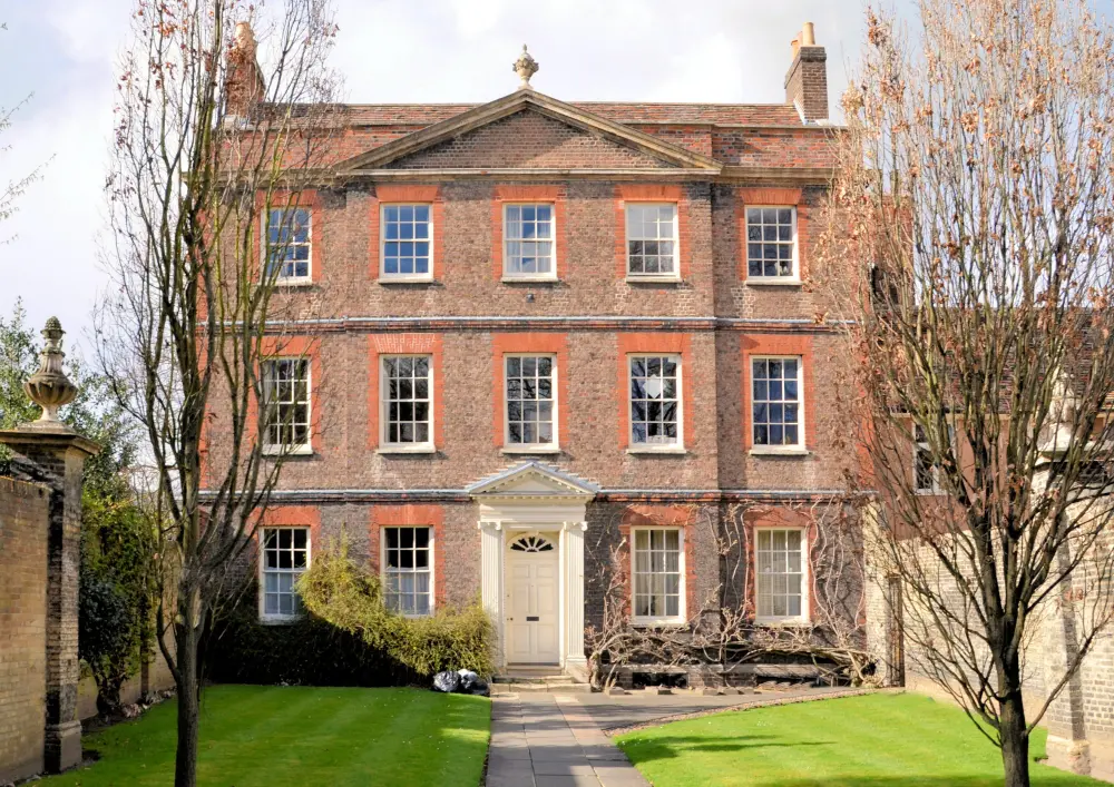 Photo de Petite Trinité - Historic England