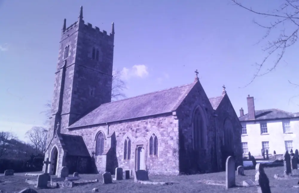 Foto de Iglesia de San Miguel - Historic England