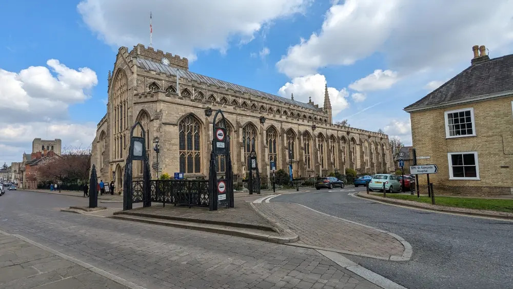 Photo de Église de St Mary et mur et garde-corps attachés - Historic England