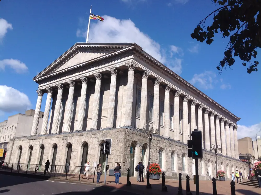 Foto de Ayuntamiento - Historic England / David Lovell