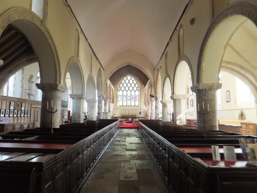 Foto de Iglesia de San Nicolás - Historic England / Charles Watson