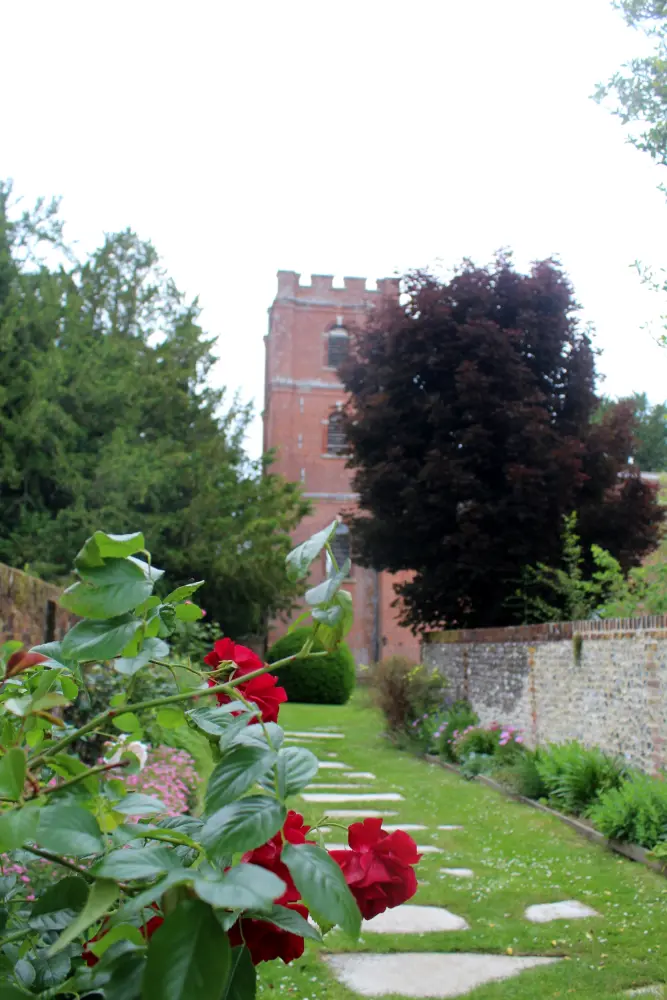 Foto von Kirche von St. Mary - Historic England / David Lovell