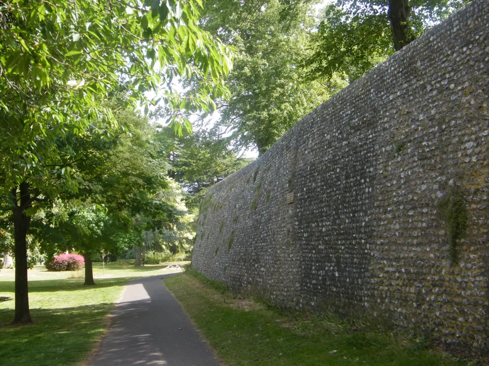 Foto de Muros de la ciudad - Historic England