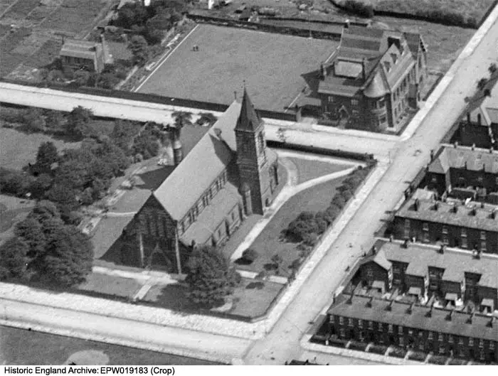 Foto von Kirche von St. Elisabeth - Historic England / Historic England Archive