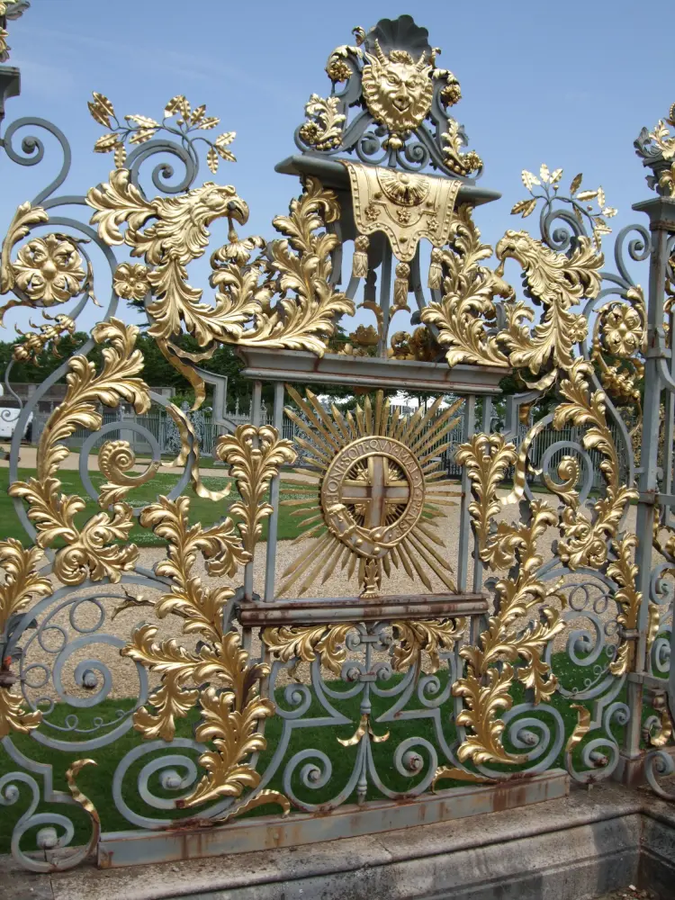 Foto de Muros y barandas al Palacio de la Corte de Hampton - Historic England / Ken Hamilton