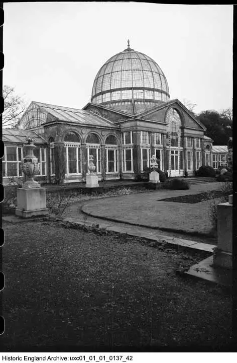 Foto de Conservatorio de Syon House - Historic England / Historic England Archive