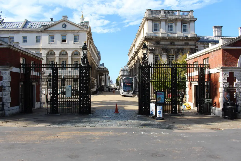 Foto de Gate Lodges en East Gate de Royal Naval College - Historic England / Charles Watson