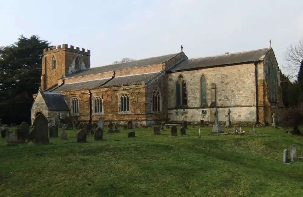 Foto de Iglesia de San Pedro - Historic England