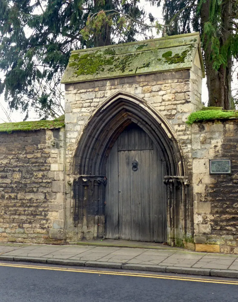 Foto de Brazenose College Gate. Muros de retención de la universidad. - Historic England / Alan Murray-Rust
