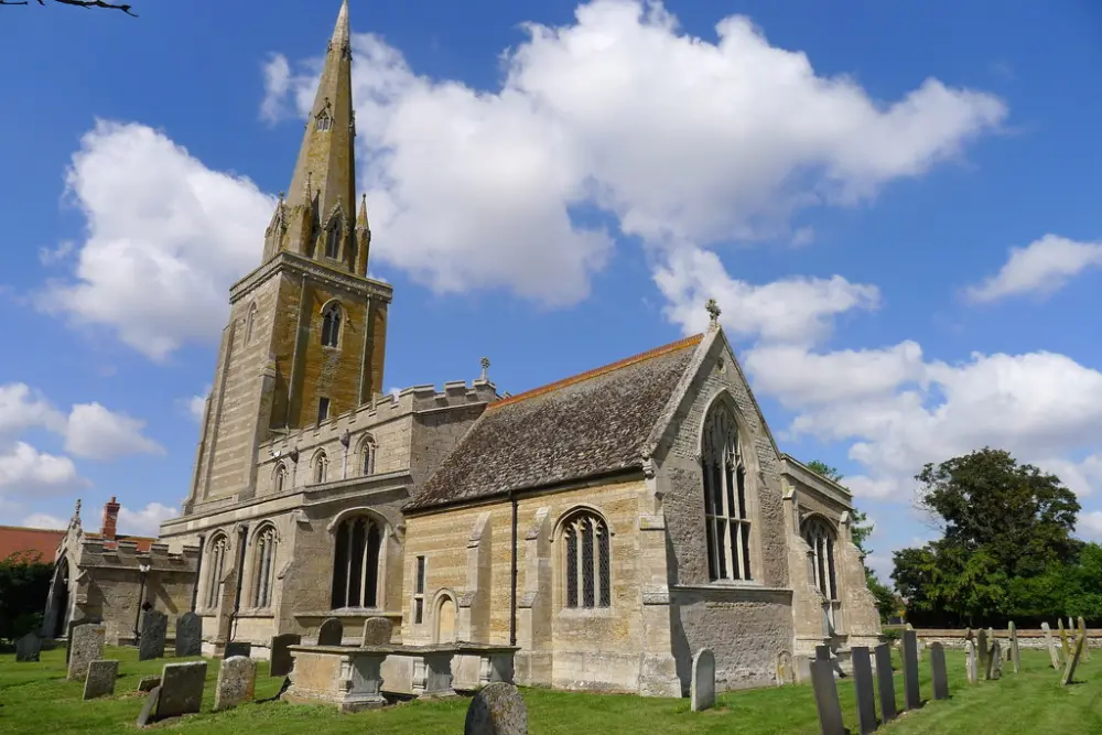 Foto de Iglesia de San Andrés - Historic England