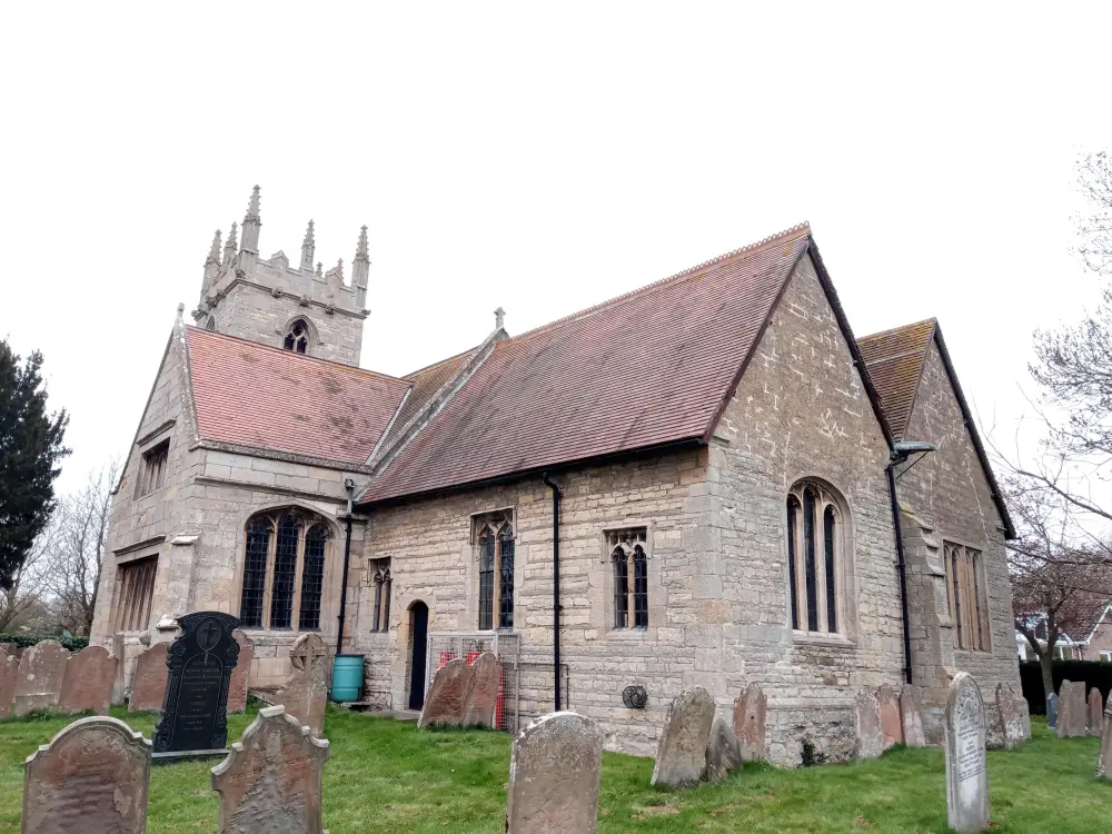 Photo de Église de Saint-Pierre - Historic England
