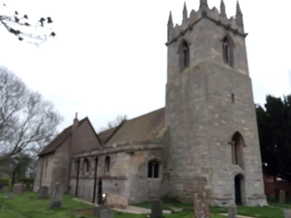 Photo de Église de Saint-Pierre - Historic England