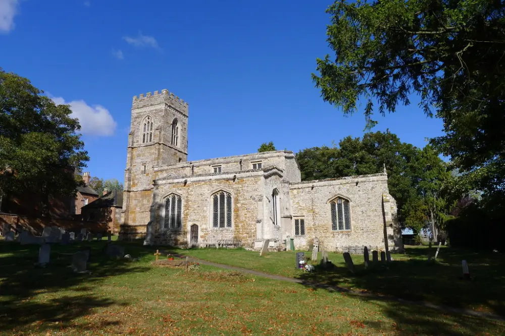 Foto de Iglesia de San Pedro - Historic England
